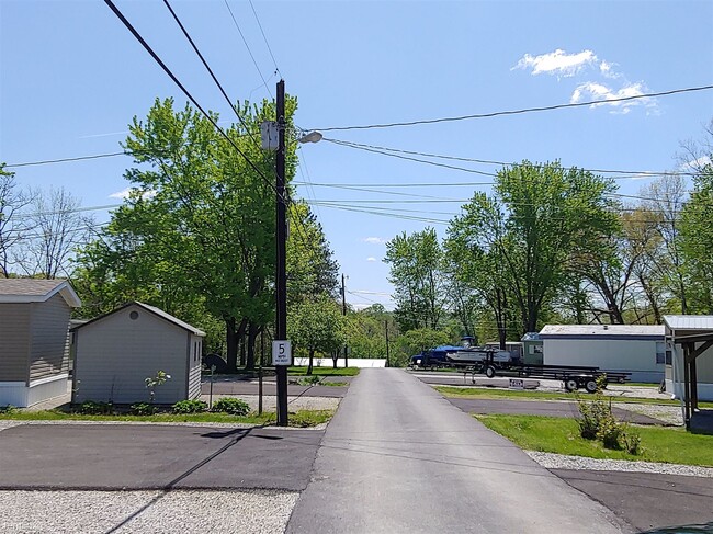 Building Photo - 2 br, 2 bath Mobile Home - Lake Lemon 9543