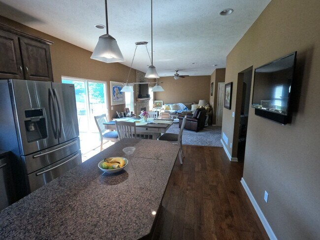 Building Photo - Home For Rent La Vista