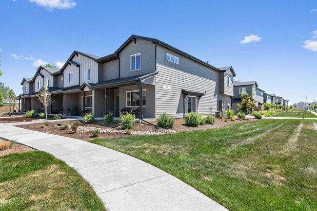 Building Photo - 3 bedroom 2.5 bath in Mosaic