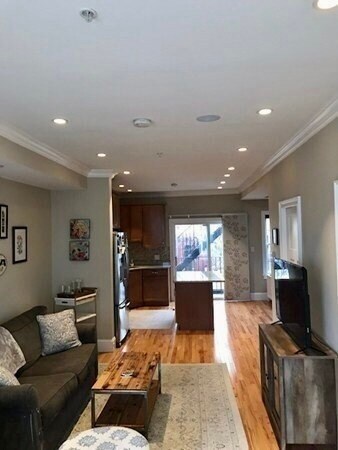 Building Photo - 252 Gold Street Unit 1