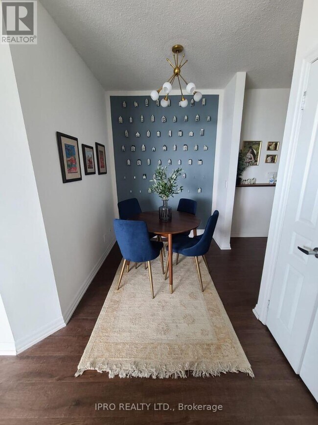 Photo du bâtiment - 220-3220 Burnhamthorpe Rd W