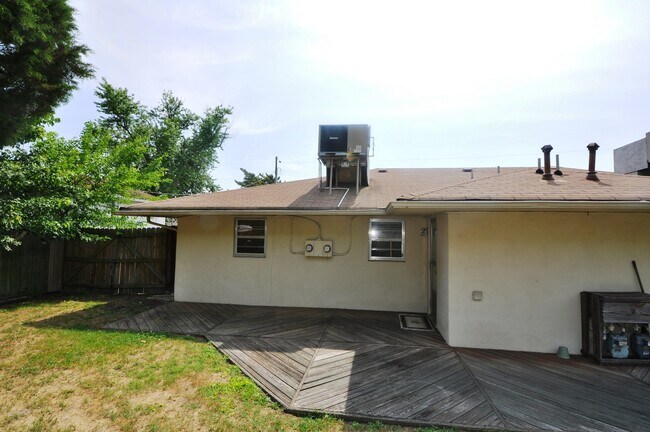 Foto del edificio - 2 Bedroom 1 Bath Duplex located in Hampton