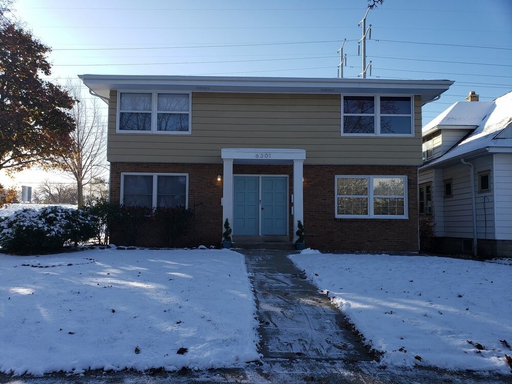 Primary Photo - 6301 W Fairview Ave