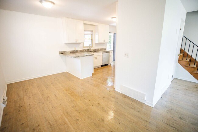 Foto del edificio - 3916 Clareridge Dr