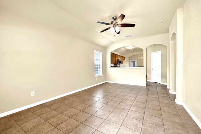 Building Photo - 1048 Lilac Wind