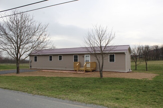 Building Photo - Wonderful County Home