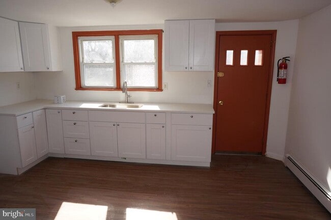 Foto del edificio - 250 E Chestnut St