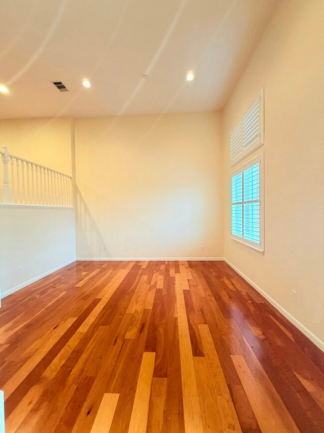 Foto del edificio - 6353 Byron Ln