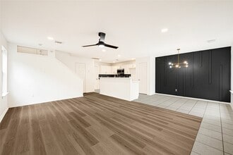 Building Photo - 146 S Walden Elms Cir