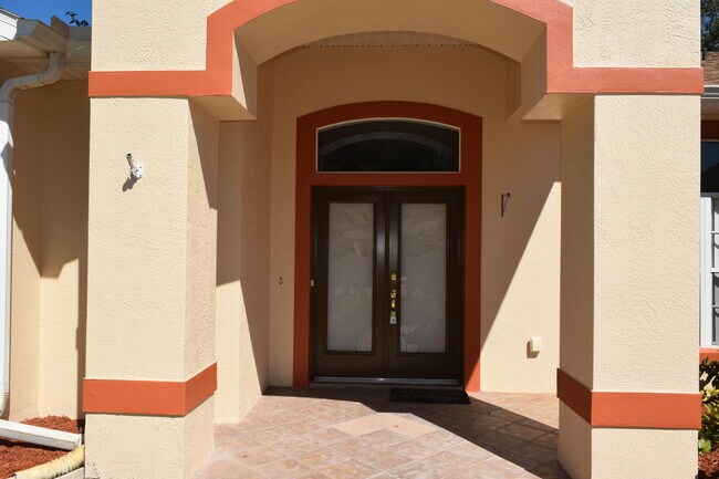 Building Photo - 756 Conestee Dr