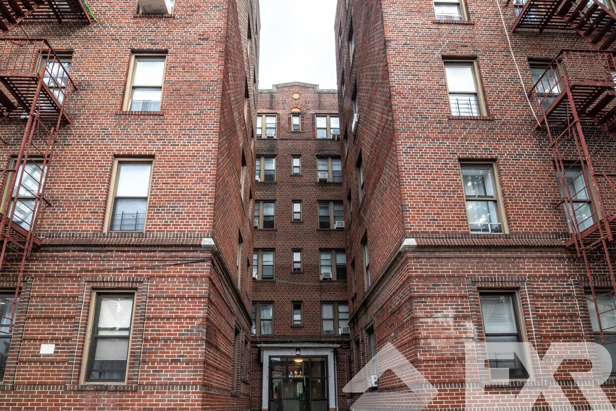 Foto del edificio - 2026 Ocean Ave