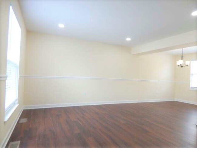 Building Photo - 1216 Calico Ave