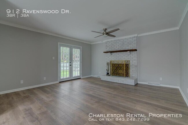 Photo - 912 Ravenswood Dr House