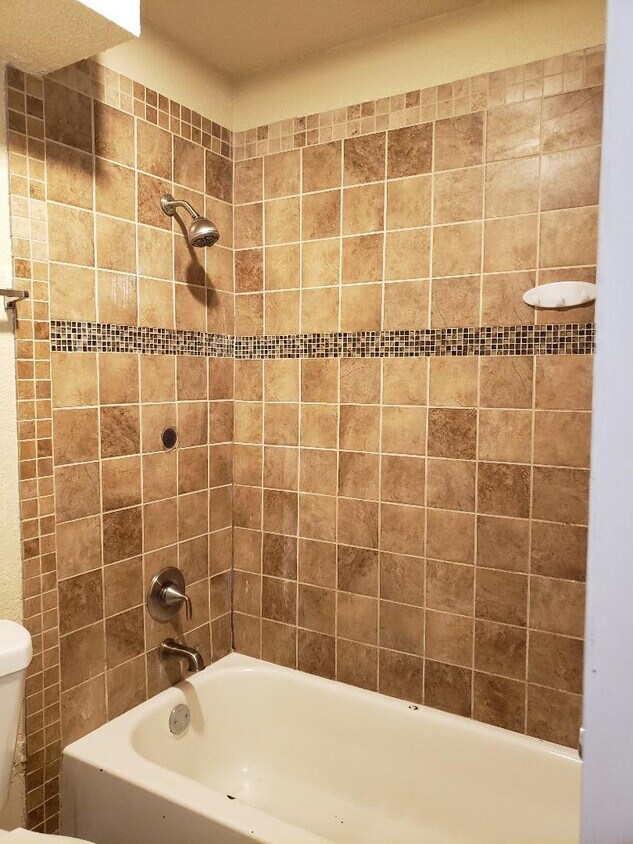 Primary Photo - 7501 S Sherwood Ave
