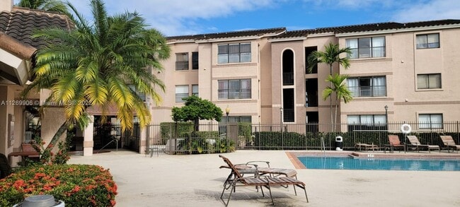 Building Photo - 2846 S University Dr