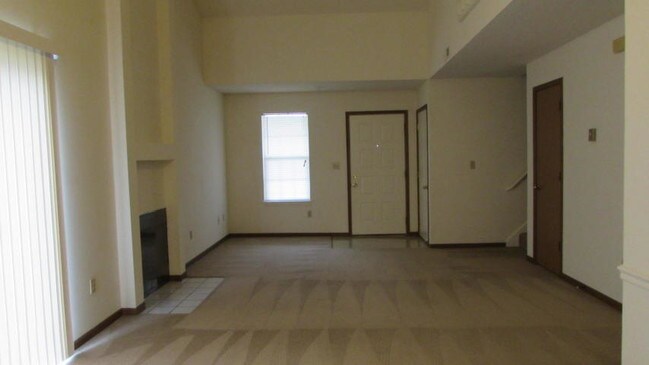 Building Photo - 4001 Danbury Ct