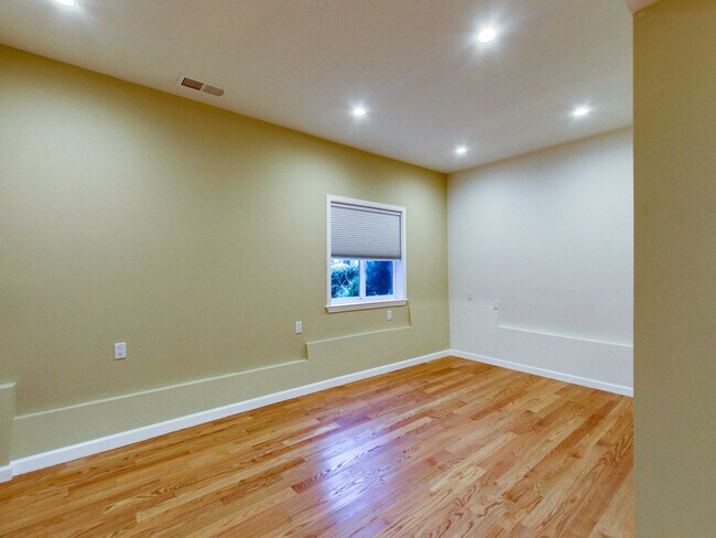 Building Photo - 1603 Ortega St