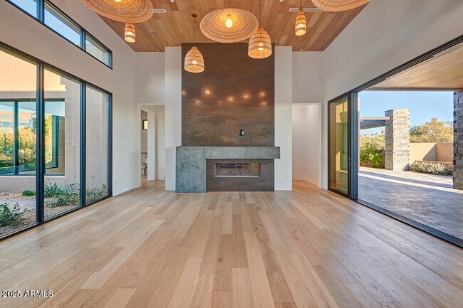 Foto del edificio - 10249 E Joy Ranch Rd