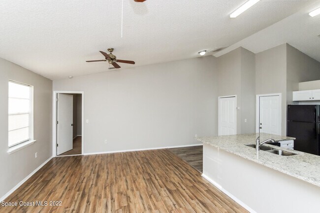 Foto del edificio - 1366 Whaling Ave SE