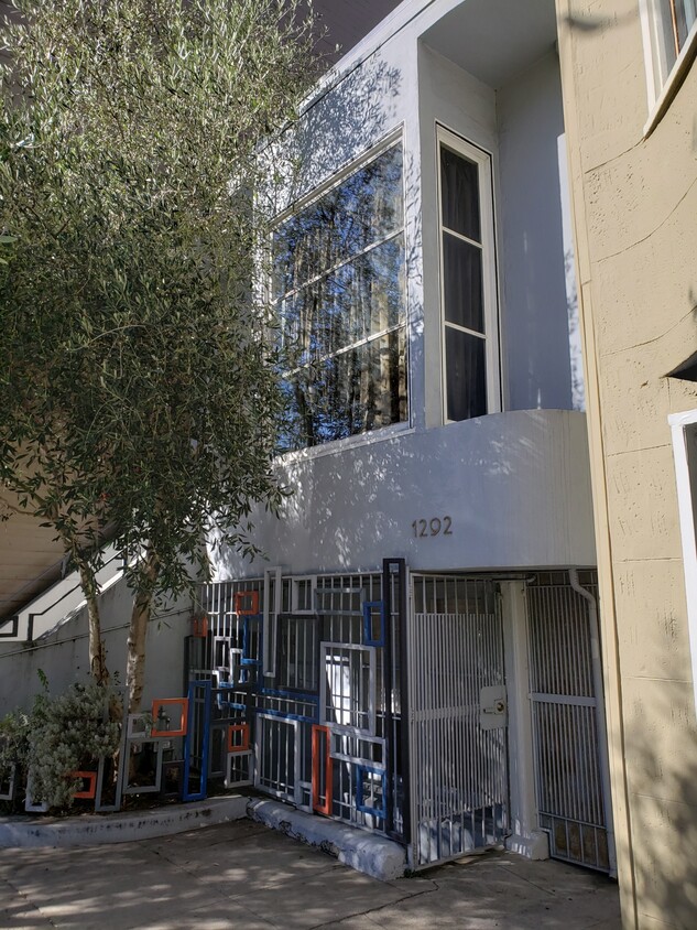 Primary Photo - 1292 Haight St