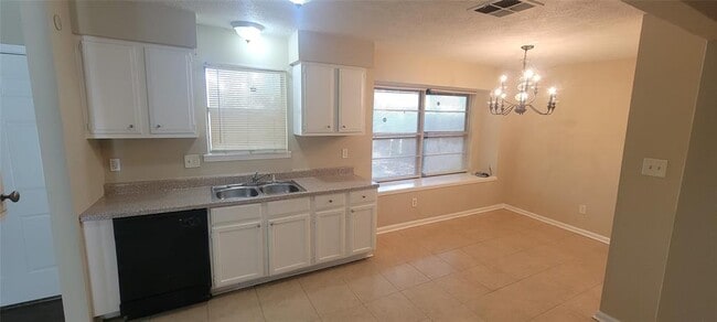 Building Photo - 15810 Boonridge Rd