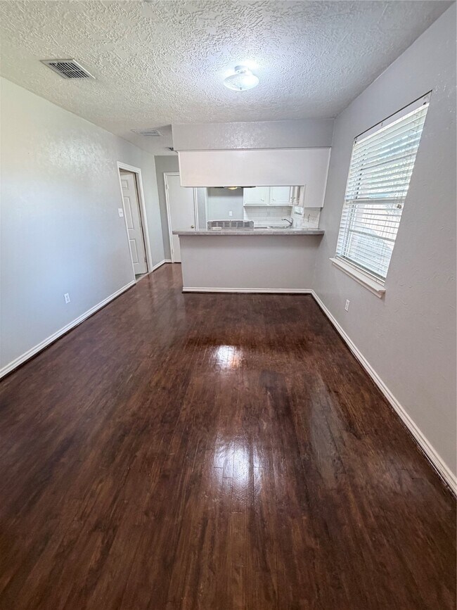 Foto del edificio - 1802 Oaklawn St