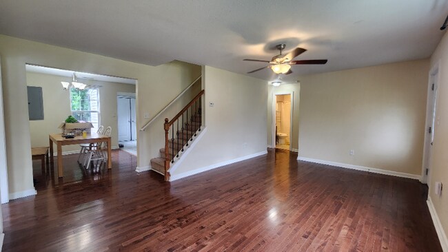 Foto del edificio - 8031 Roxboro Rd
