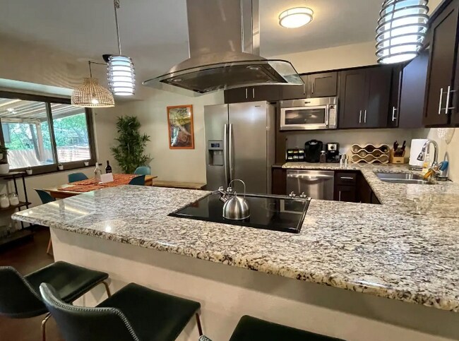 Foto del edificio - 2704 Channing Cir