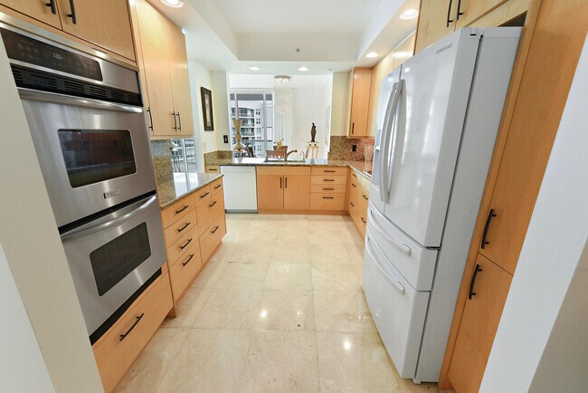 Foto del edificio - 550 SE Mizner Blvd