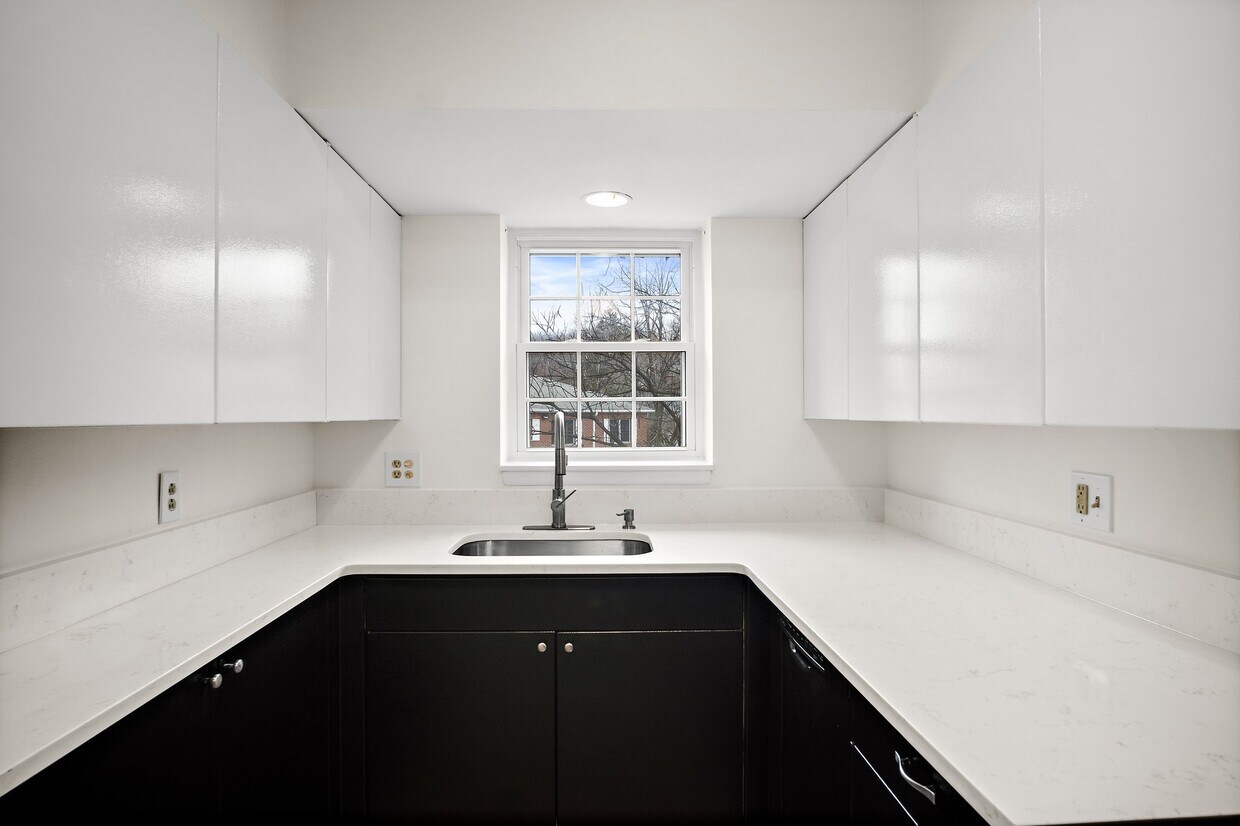 Foto principal - 121 Lake Shore Rd