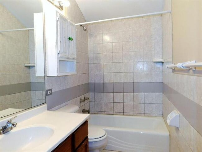Building Photo - 2N370 Diane Avenue, Glen Ellyn, IL, 60137