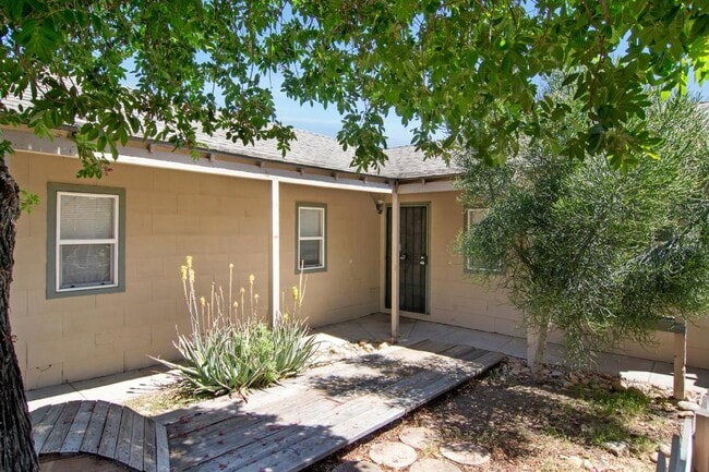 Building Photo - 5061 keeney