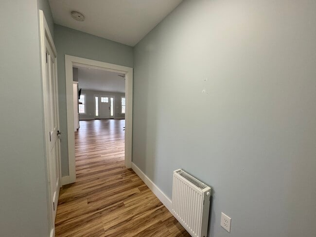 Building Photo - 49 Fort Point Cove Rd