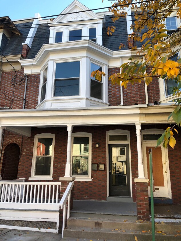 Primary Photo - 425 Nevin St