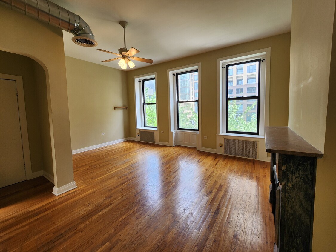 Primary Photo - 714 N Wells St