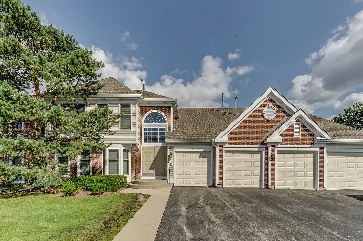 Primary Photo - 1806 Fox Run Dr
