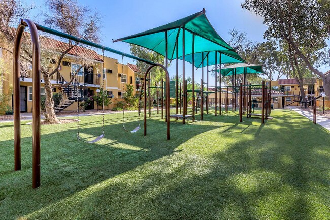 Foto del edificio - 4250 E 29th St