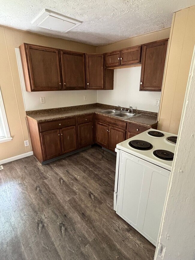 Foto del edificio - section 8 welcome, 4 bedroom, 1 bathroom s...