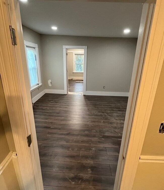 10 McCarthy St Unit 2, Franklin, MA 02038 Room for Rent in Franklin