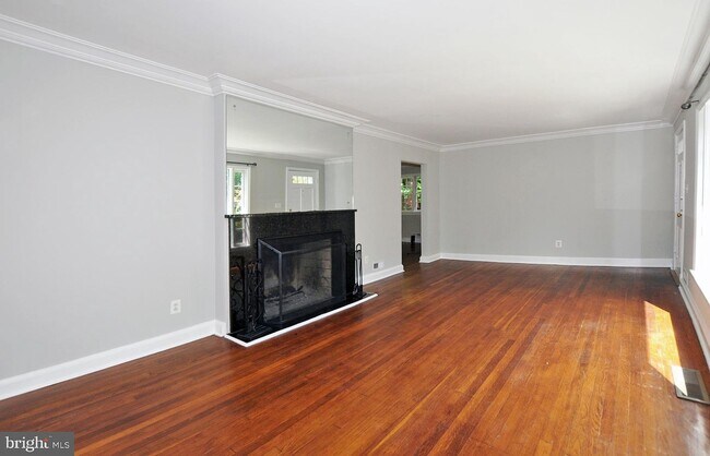 Building Photo - 6591 Rannoch Rd