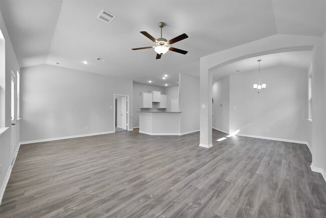 Building Photo - 17620 Cedar Crst Dr