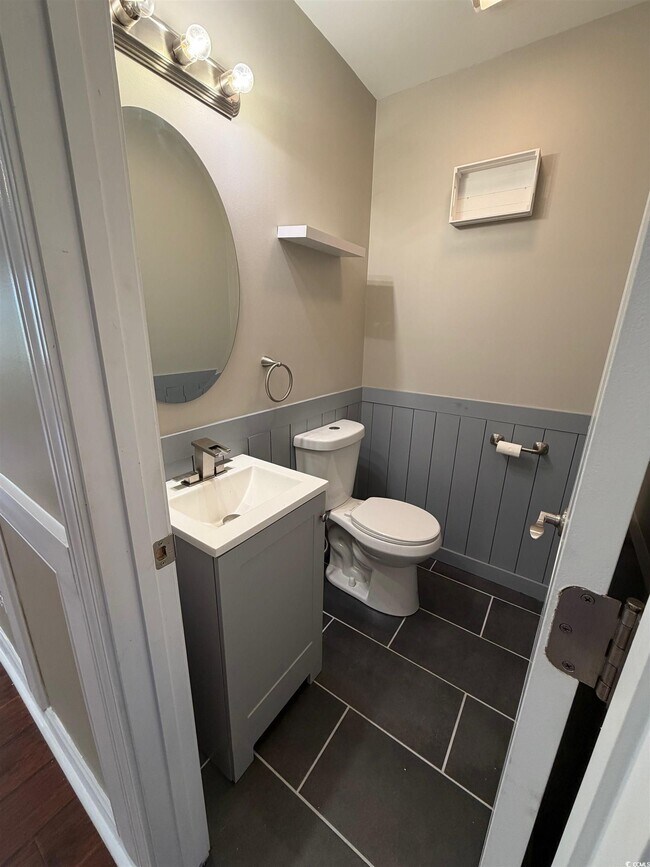 Foto del edificio - 619 Uniola Dr