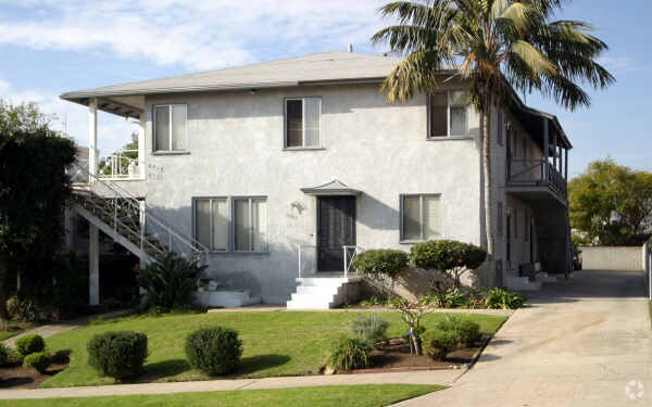 Primary Photo - 6945-6951 Glasgow Ave