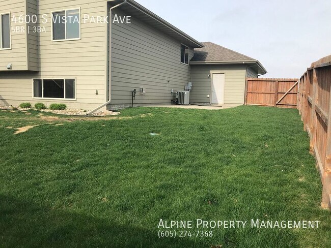 Building Photo - 5 Bed/3 Bath West Side Home For Rent!