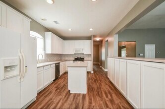 Building Photo - 18 E Knightsbridge Dr