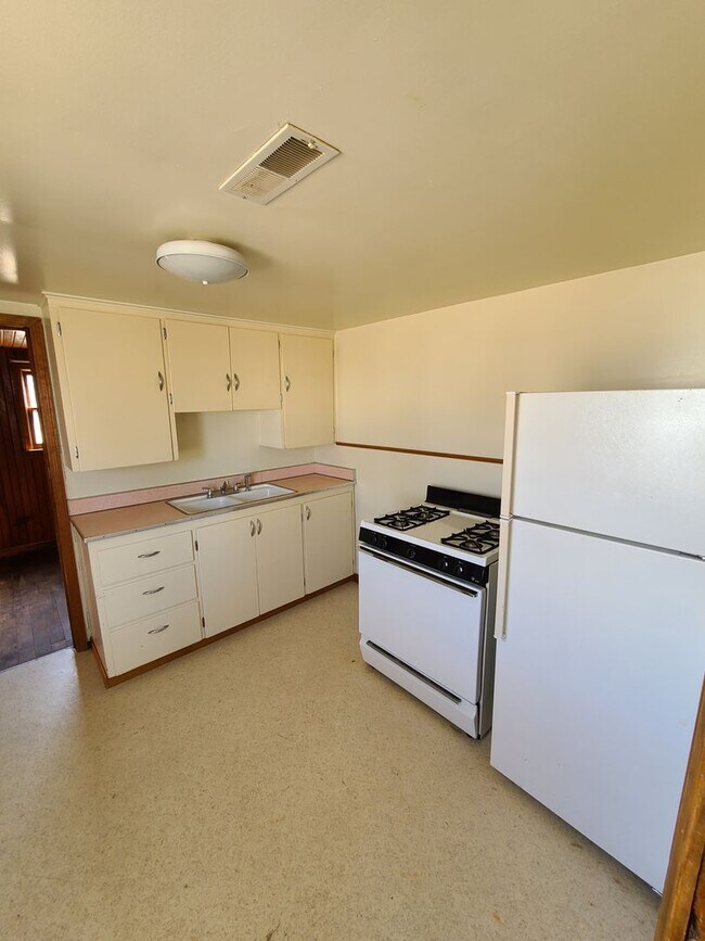 Foto del edificio - Pet Friendly 2 bedroom with garage