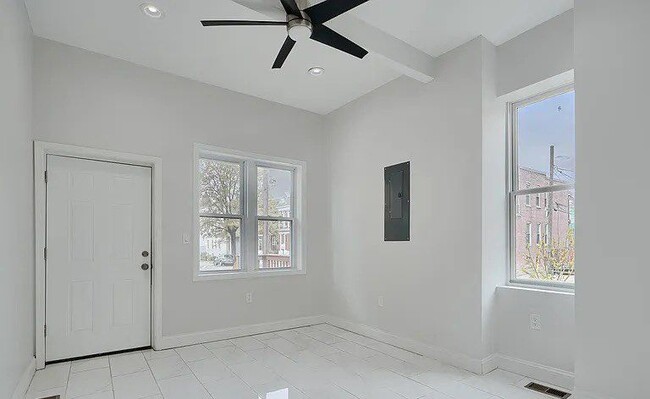 Building Photo - 2920 Auchentoroly Ter