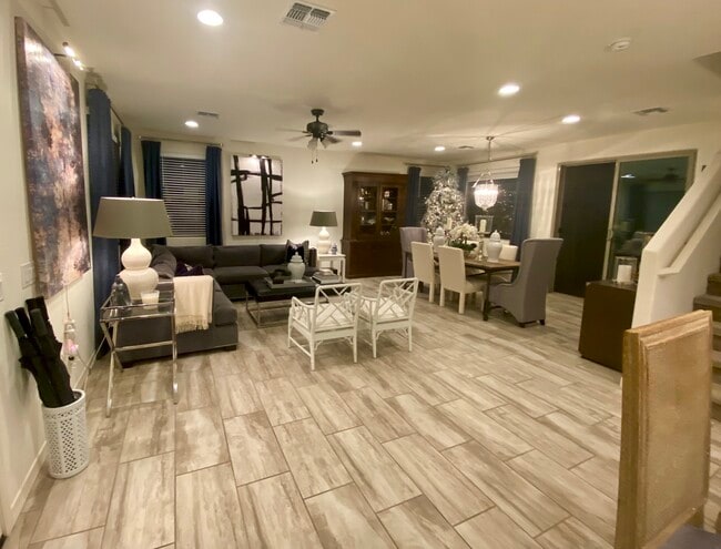 Main living room - 5744 W Raymond St