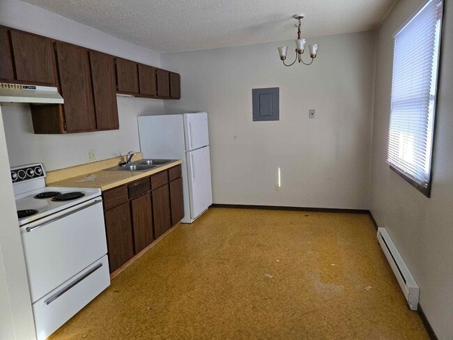 Building Photo - 928 First Ave