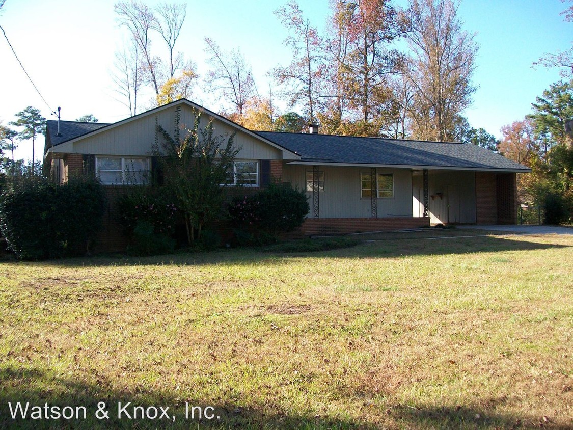 Primary Photo - 3 br, 2 bath House - 701 Pineview Drive